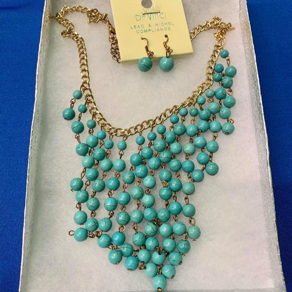 Beautiful Green Pearl Pendant Necklace